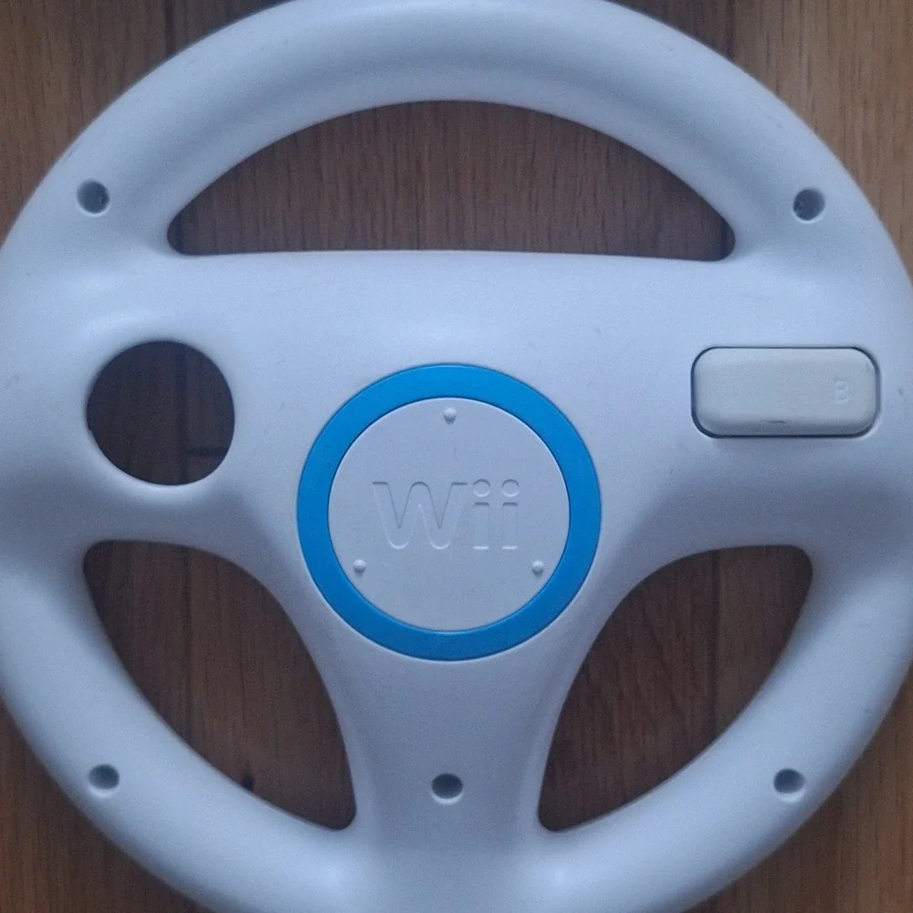 Nintendo Wii Wheel RVL-024 Mario Kart Racing Accessory Set of 2 White